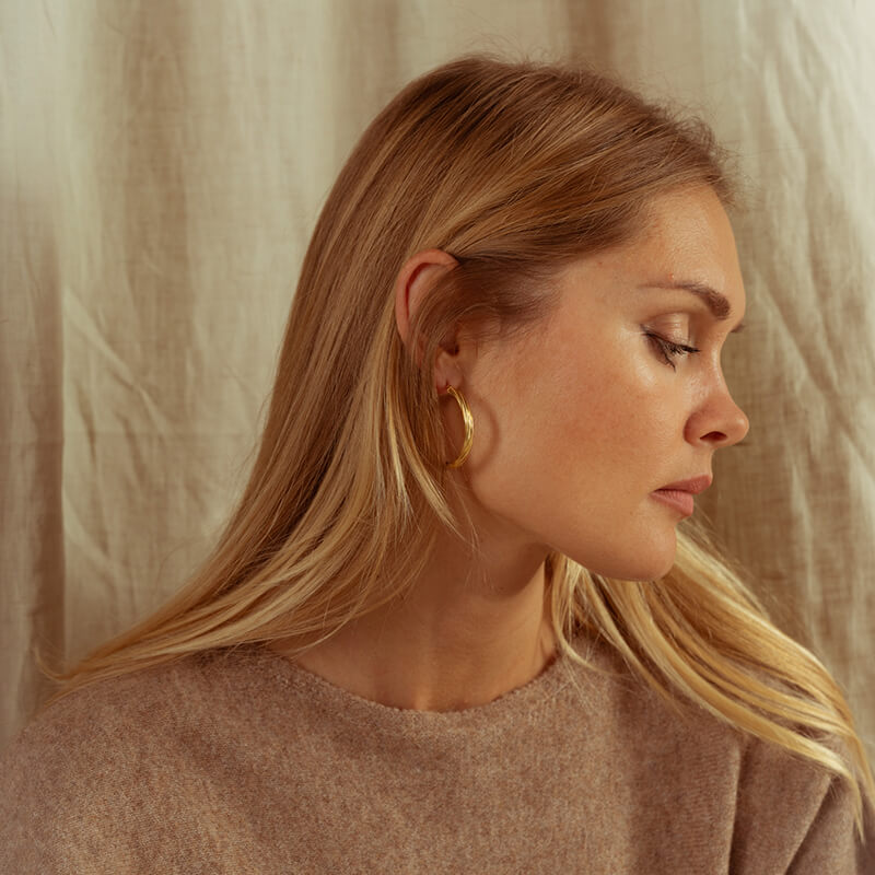 Brincos Argola grande torcida dourados