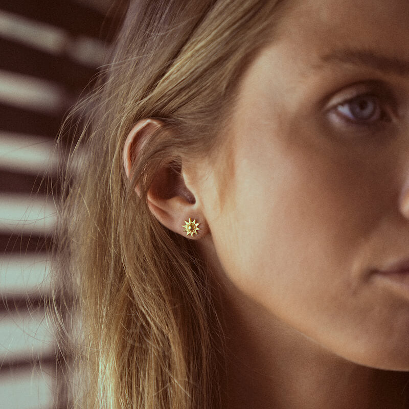 Brincos sol dourados