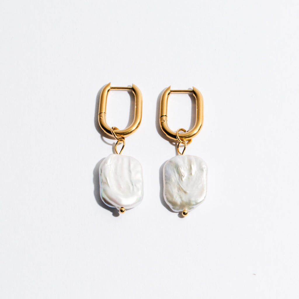 Brincos Argola Pérola e Aço Dourado