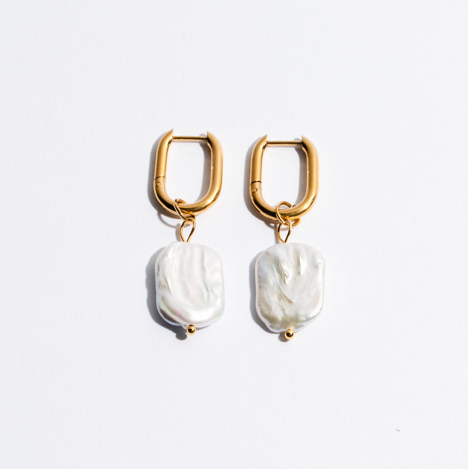 Brincos Argola Pérola e Aço Dourado