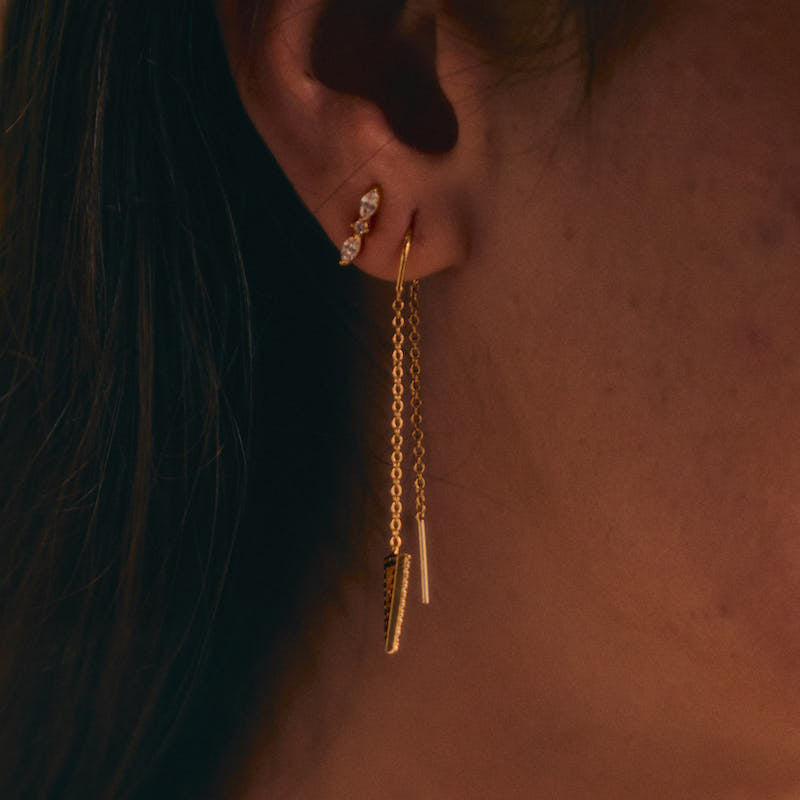 Brincos Brilhantes em Prata Dourada