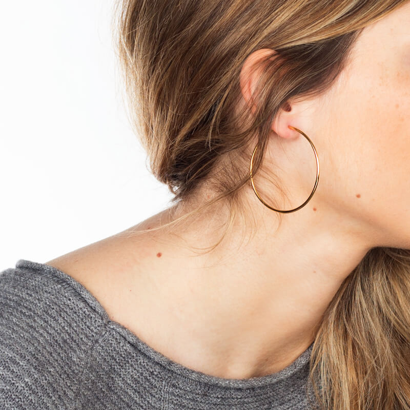 Brincos Argola barra circular dourados