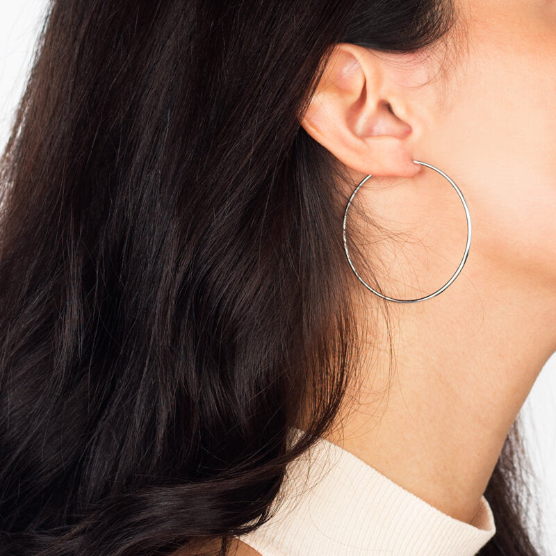 Brincos Argola barra circular prateados