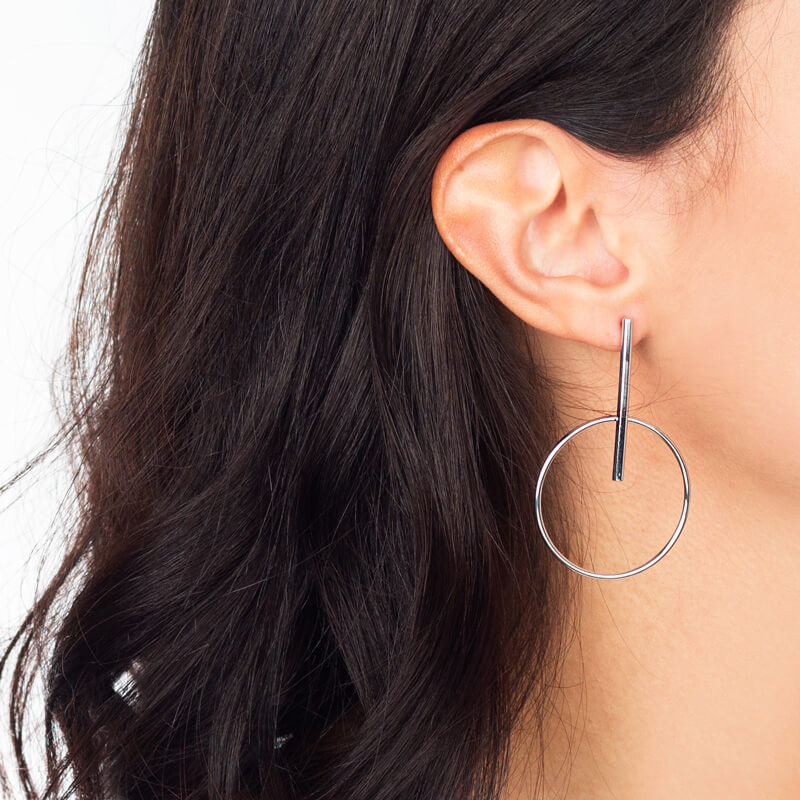 Brincos Barra círculo prateados