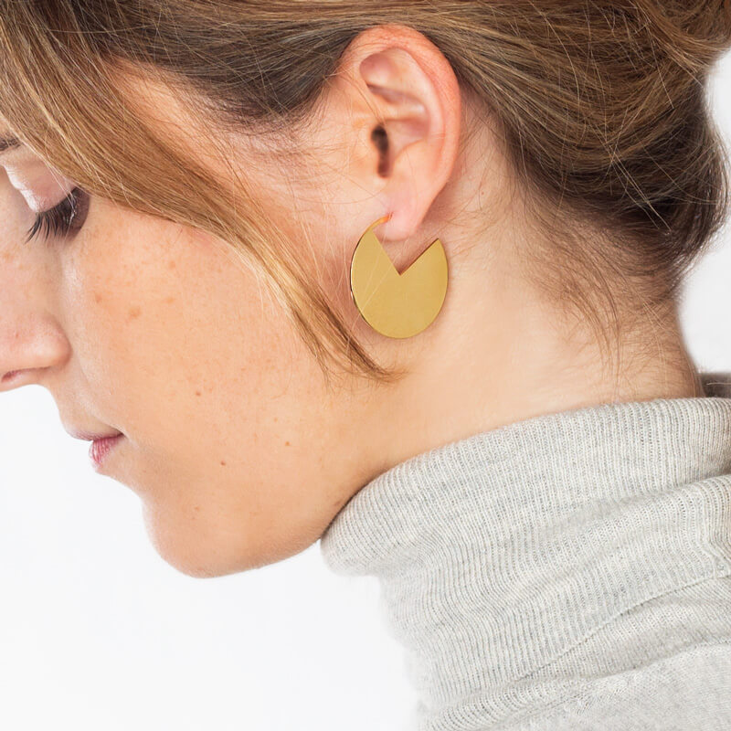 Brincos Argola chapa redonda dourados