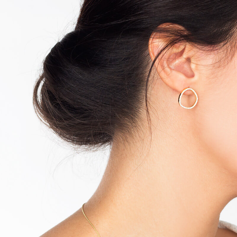 Brincos Contorno brilhantes dourados