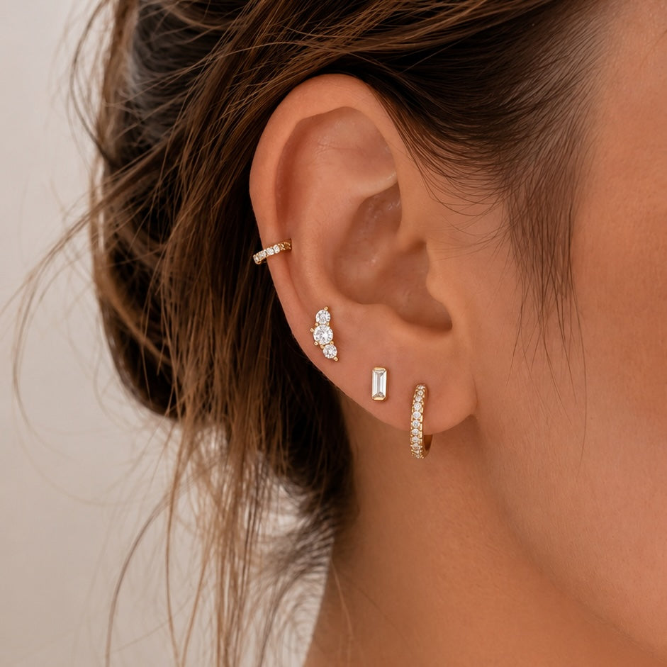 Brincos Piercing Brilhantes em Prata Dourada
