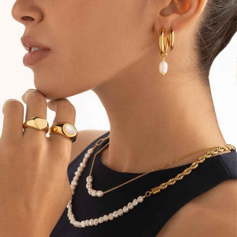 Colar Pérolas e Aço Dourado