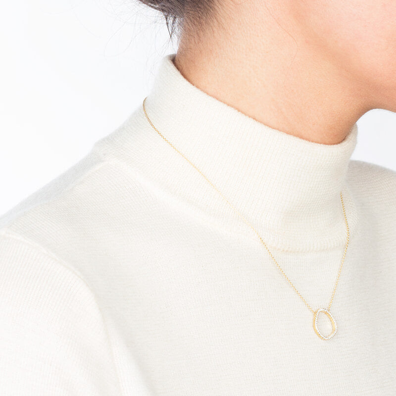 Colar Contorno brilhantes dourado