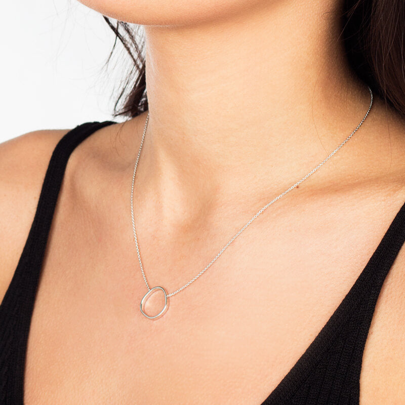 Colar Contorno prateado