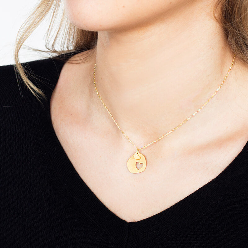 Colar Coração duplo medalha recortada dourado