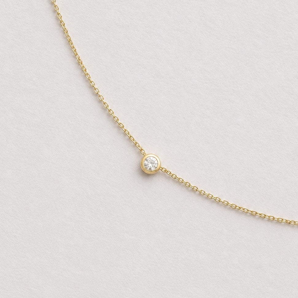 Solitaire Necklace in Gold-Plated Silver