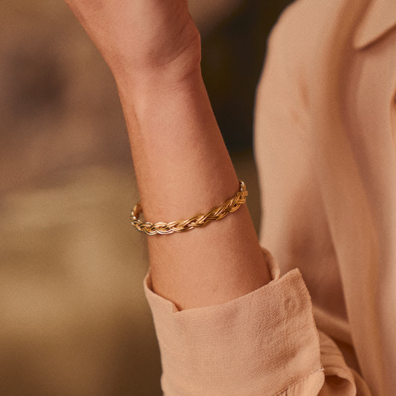 Pulseira Escrava Entrançada em Prata Dourada