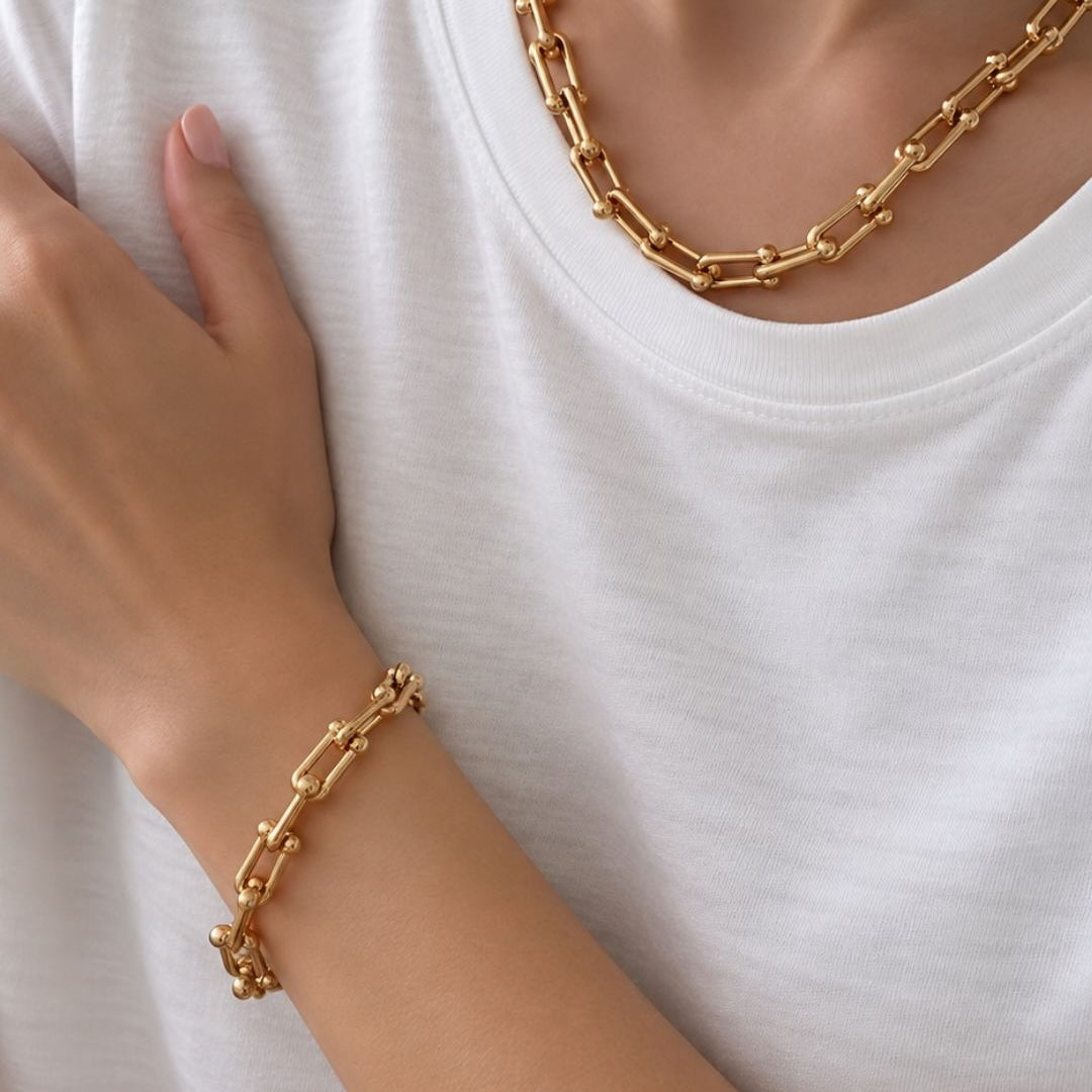 Pulseira Cadeado em Aço Dourado