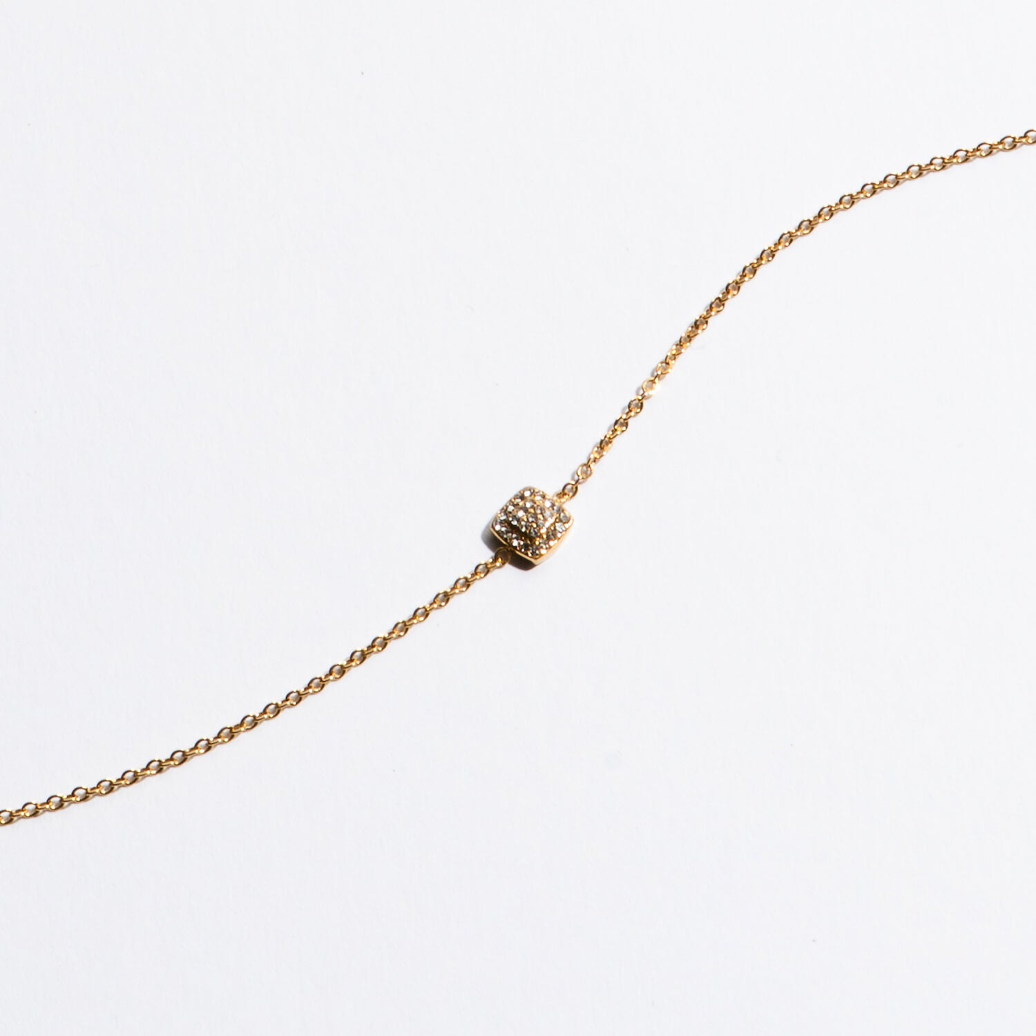 Pulseira Brilhantes em Aço Dourado